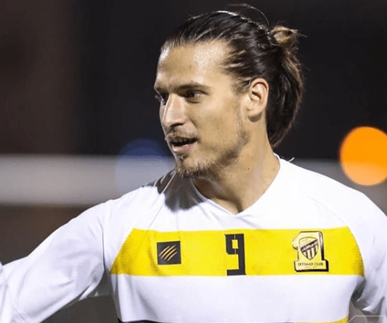 O atacante sérvio Aleksandar Prijovic, do Al-Ittihad, da Arábia Saudita, foi condenado a três meses de prisão domiciliar por furar a quarentena imposta na Sérvia.