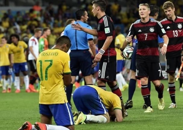 O 7 a 1 da Alemanha Dia 8 de julho de 2014. Um dia em que o futebol brasileiro ficou chocado e nas cordas. No Mineirão, na semifinal da Copa do Mundo, a Seleção Brasileira tombou e amargou o pior vexame da história: a Alemanha fez 7 a 1, sendo que aos 29 minutos do primeiro tempo já estava 5 a 0.