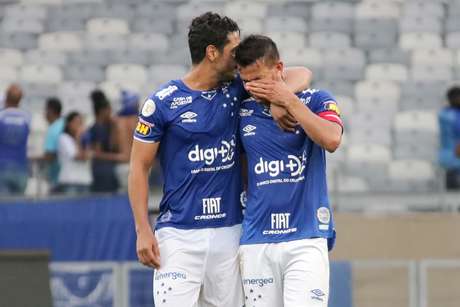 No entanto, a Multimarcas Consórcio, que patrocina Atlético-MG e Cruzeiro, resolveu suspender o contrato por conta da paralisação dos campeonatos. 