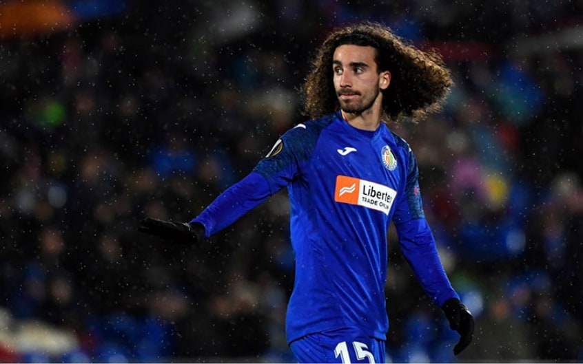 ESQUENTOU - O Getafe irá exercer a opção de compra e pagar ao Barcelona cerca de 10 milhões de euros (R$ 61 milhões) para obter 90% dos direitos de Cucurella nesta terça-feira. Os culés ficariam com 40% para uma possível transferência no futuro.