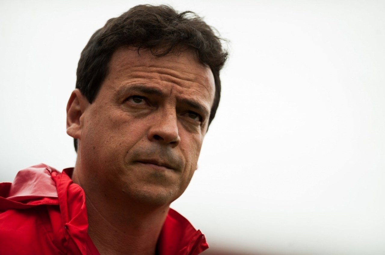 ESQUENTOU - Um nome encabeça a lista de prioridades de possível treinador para a próxima temporada do Botafogo. Trata-se de Fernando Diniz, que está livre no mercado desde que deixou o São Paulo no começo de fevereiro. O clube de General Severiano, com o interesse na contratação, conversou e fez uma sondagem concreta ao comandante.