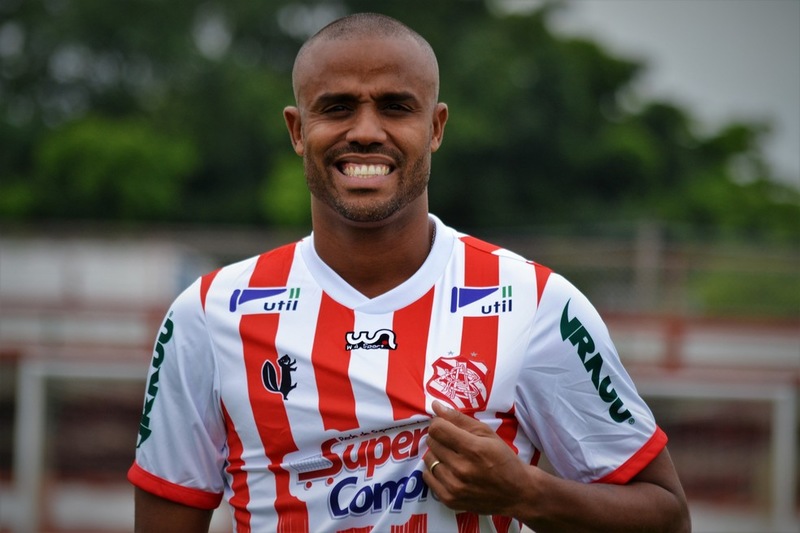 Felipe Adão - O atleta é filho do ex-jogador Cláudio Adão, porém não teve o mesmo destaque do pai na carreira.