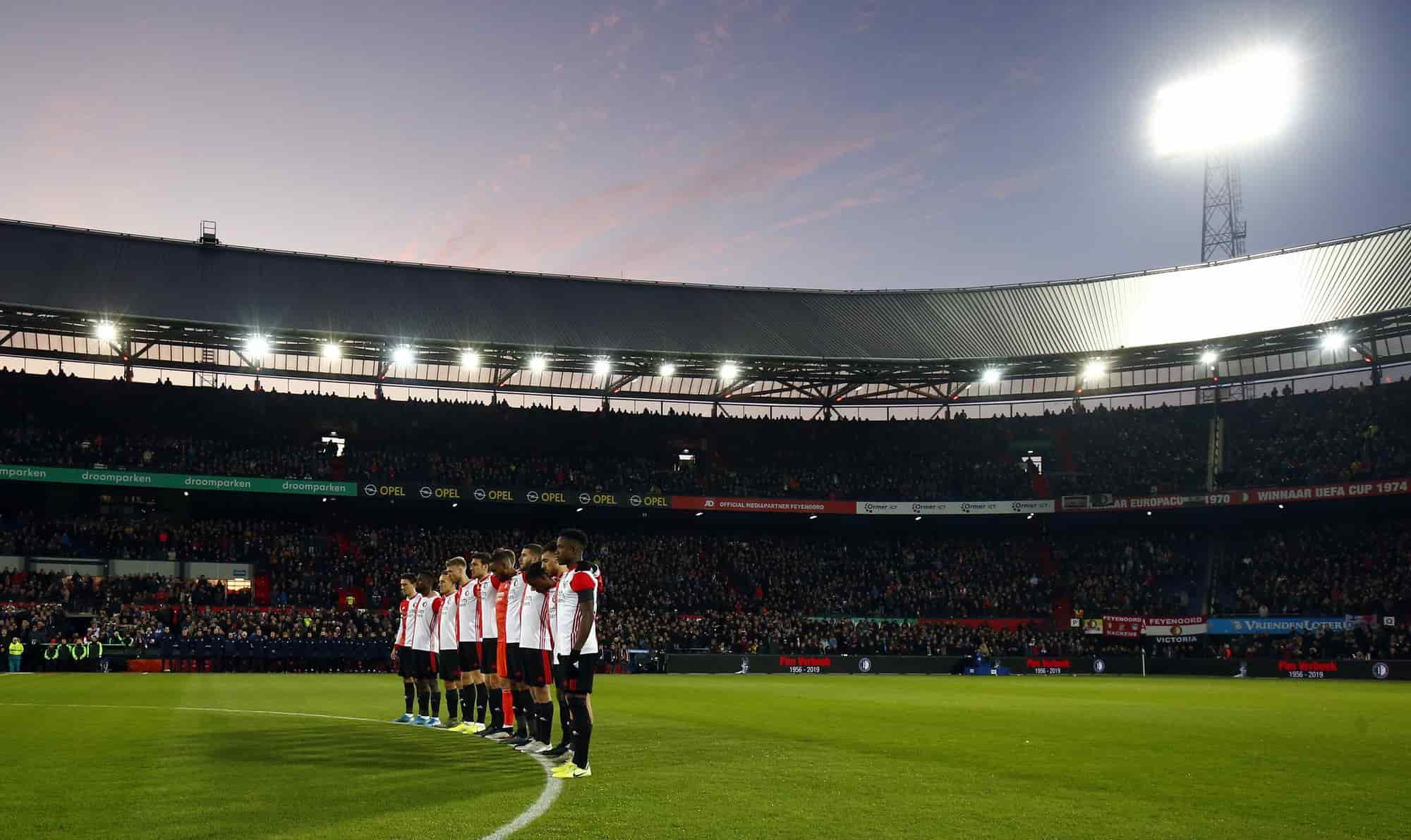 Além disso, a final da Copa da Liga da Holanda, entre Feyenoord e Utrecht, também não será disputada.