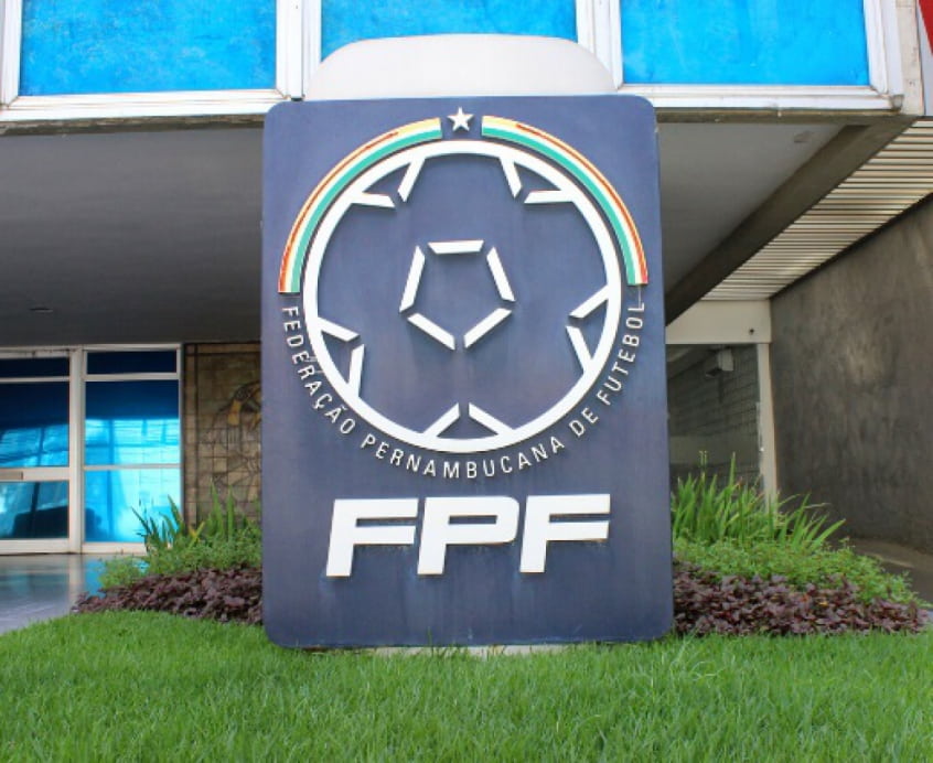Por questões sanitárias e também de ordem legal, o presidente da Federação Pernambucana do Futebol (FPF), Evandro Carvalho, afirmou em palavras ditas ao 'Diario de Pernambuco' que não haverá competições das categorias de base organizadas pela FPF em 2020.