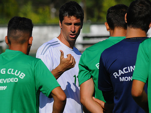 O paraguaio Sportivo Luqueño é o terceiro clube que mais trocou de técnico no mundo, desde 2015, com 15 trocas de comando. O atual treinador é o ex-atacante uruguaio Rodrigo López (foto).
