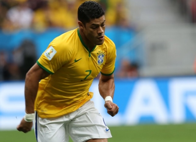 HULK - O atacante se empenhou muito, proporcionou chances e teve um gol anulado. Já nos pênaltis, sua cobrança parou nas mãos de boa defesa de Bravo. O atacante ganhou algumas chances com Dunga na Seleção, mas perdeu espaço após a chegada de Tite. Defendia o Zenit e alguns anos depois, partiu para o Shanghai SIPG. Recentemente, acertou seu retorno ao Brasil, para defender o Atlético-MG.