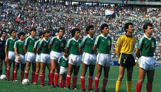 7) Nesta mesma Copa, o México, país-sede, também chegou às quartas invicto. Teve duas vitórias e um empate na fase de grupos e eliminou a Bulgária nas oitavas, ao aplicar o placar de 2 a 0. No entanto, nas quartas, acabou eliminado pela Alemanha Ocidental, também nos pênaltis, após empatar por 0 a 0 no tempo normal.