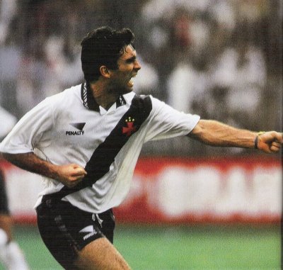 Apesar de um período no Corinthians e outro no Celta de Vigo (ESP), Luizinho era o carregador de piano daquele time e pertenceu ao Vasco de 1991 a 2000.