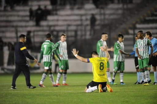 Juventude - Campeão da Copa do Brasil em 99, a equipe de Caxias do Sul já foi rebaixada duas vezes  da primeira divisão do Brasileirão: 1999 e 2007.