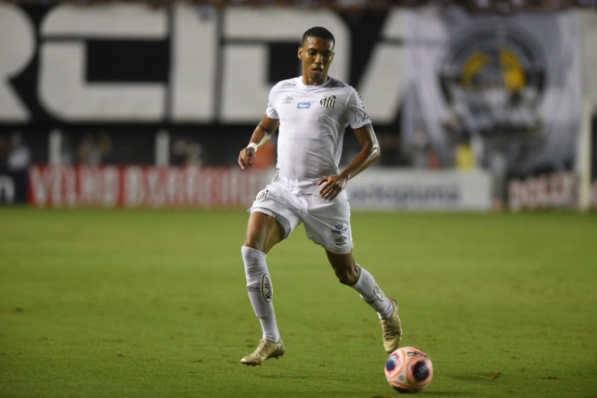 Madson - Um dos reforços do Santos para esta temporada, o lateral-direito tem acordo com o Santos até 31/12/2022. Ele vale 900 mil euros (cerca de R$ 5 milhões), segundo o Transfermarkt.