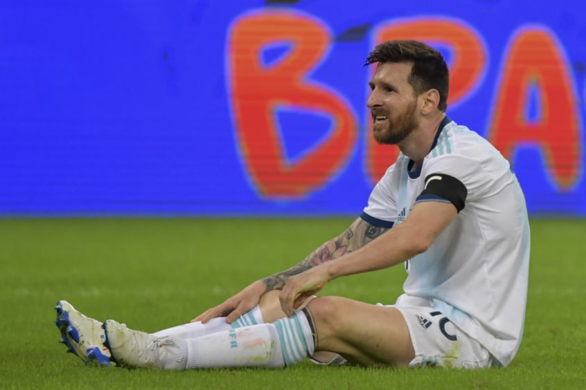No entanto, com a seleção de seu país Messi ainda não conseguiu o que queria, um título de grande expressão na categoria principal. Foi vice no Mundial de 2014 e vice na Copa América em três oportunidades (2007, 2015 e 2016).