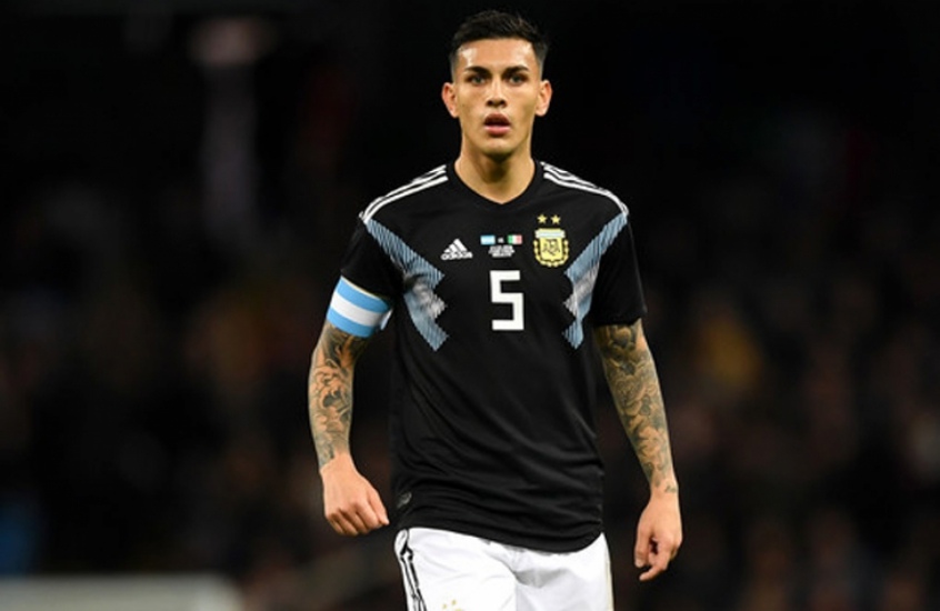 Leandro Paredes - O volante argentino ajudaria a proteger a defesa. Assim os craques da frente poderiam brilhar.