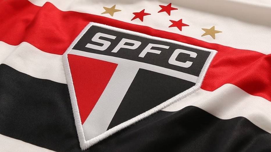 A quinta posição é do São Paulo, que conseguiu 6% das pesquisas na OLX sobre a camisa do clube.