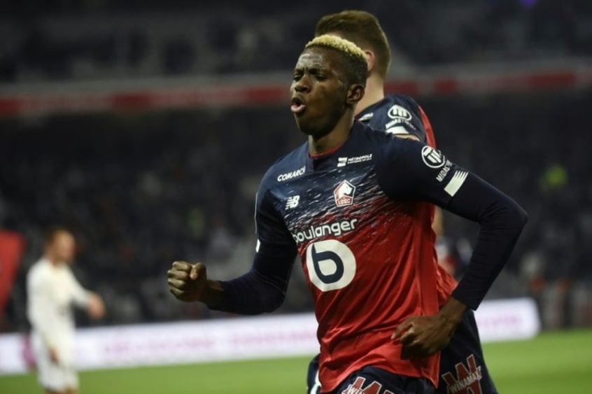 ESQUENTOU - Victor Osimhen, do Lille, está prestes a se tornar a contratação mais cara da história do Napoli, que deve pagar cerca de 81 milhões de euros (R$ 492 milhões) pelo atacante, segundo o “L’Equipe”. 