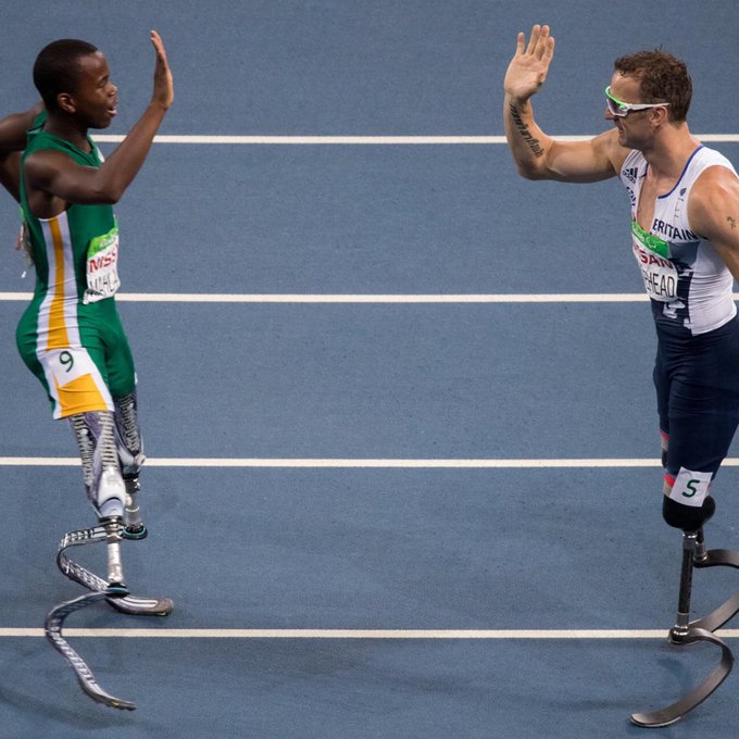 O Comitê Paralímpico Internacional (IPC) também protestou: “No IPC, estamos comprometidos em criar um mundo inclusivo. Um mundo com zero discriminação. Um mundo onde estamos todos unidos, os direitos de todas as pessoas são respeitados e não violados. Atos de racismo não podem continuar. Uma mudança precisa acontecer”.