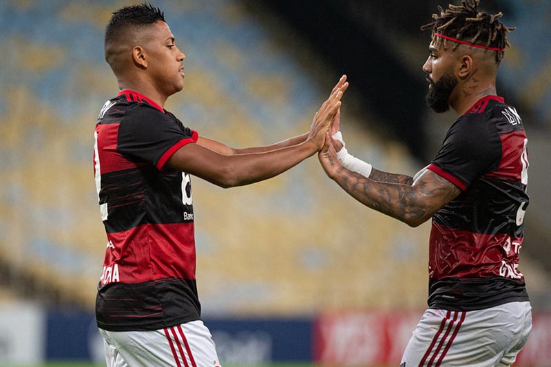 Depois de pouco mais de três meses, o Flamengo voltou a campo. O placar não foi mesmo do último jogo antes da paralisação, mas, mesmo assim, a vitória saiu. O Rubro-Negro segue invicto sob o comando de Jorge Jesus em 2020 e, agora, após triunfo por 3 a 0 sobre o Bangu, está com a vaga nas semifinais da Taça Rio garantida. Veja os destaques a seguir.