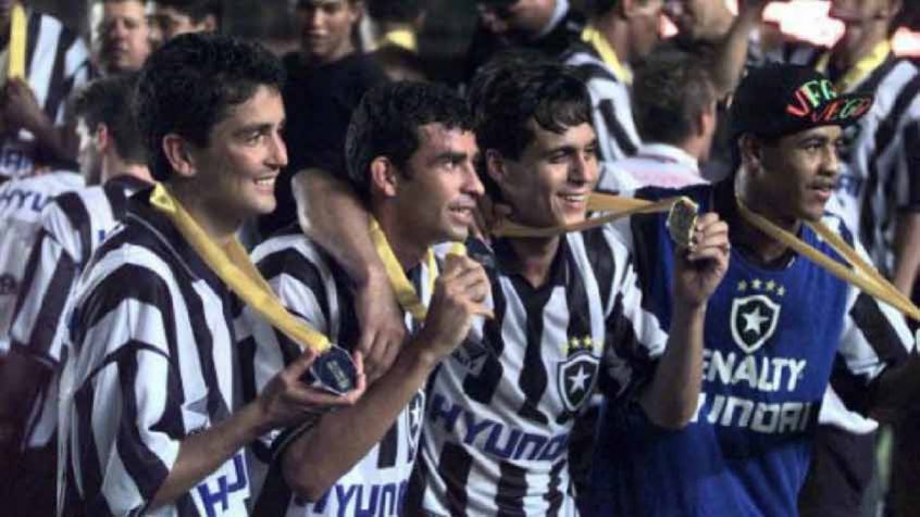 Botafogo 2 x 2 São Paulo (Rio-SP 1998): Depois de abrir o placar e levar a virada na decisão do Torneio Rio-São Paulo de 1998, contra o Tricolor Paulista, o Botafogo conseguiu o empate em 2 a 2 e o título na raça. Zé Carlos, aos 31 da segunda etapa, foi o autor do gol que garantiu a conquista alvinegra