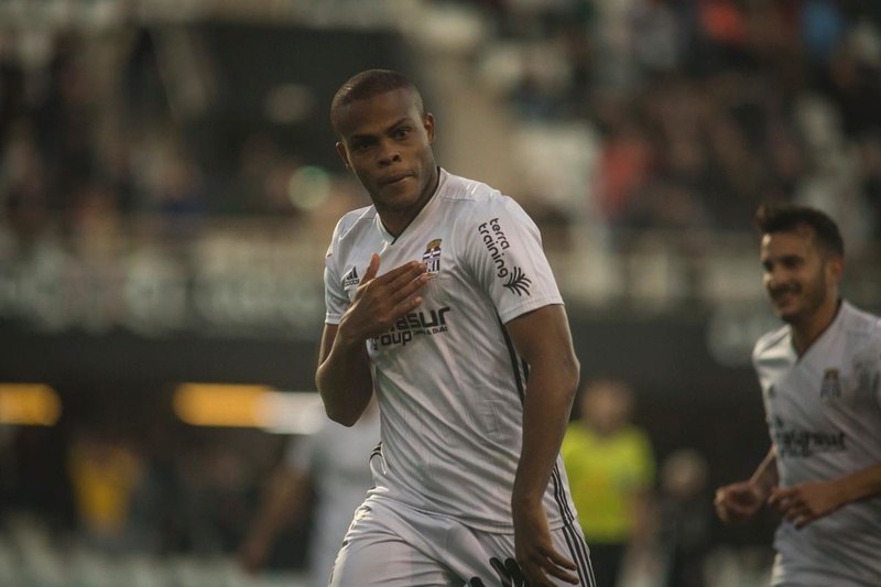 ESQUENTOU - A passagem de Vinícius Tanque pelo Botafogo teve um fim. O Alvinegro aceitou a proposta apresentada pelo Cartagena e o atacante vai rescindir com o Alvinegro nos próximos dias para assinar um contrato definitivo com a equipe espanhola. 