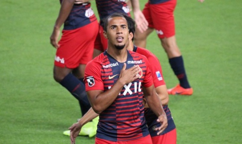 FECHADO - O zagueiro Bueno, de 24 anos, é o novo reforço para a zaga do Atlético-MG. O jogador deixou o Kashima Antlers, do Japão, que confirmou o empréstimo do defensor ao clube mineiro, sem revelar o tempo de contrato.