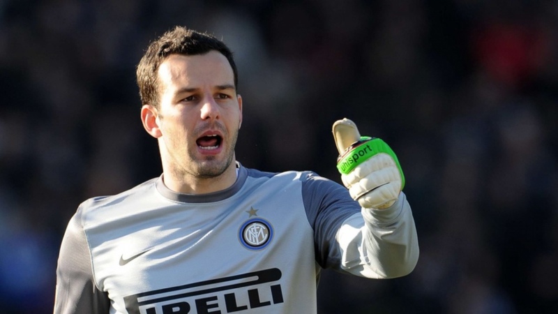 Handanovic: recordista de pênaltis defendidos na Serie A italiana, Handanovic chegou a Inter de Milão e já se tornou um dos grandes, sendo até hoje o goleiro titular da equipe italiana.