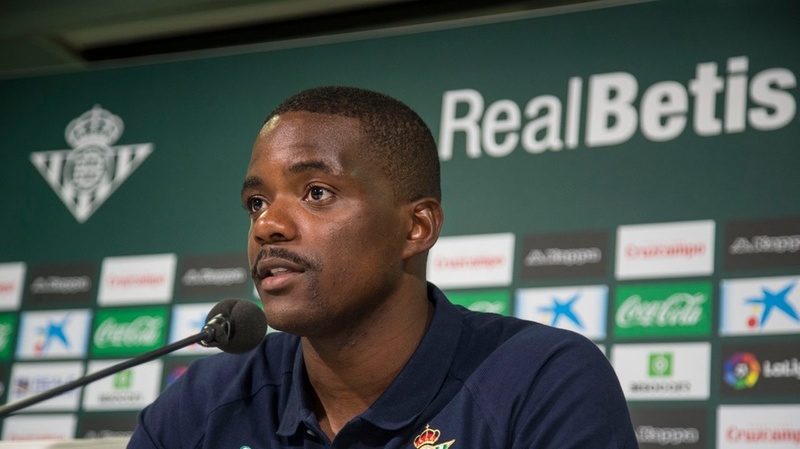 ESQUENTOU - Atravessando uma fase ruim no Betis, William Carvalho deve deixar o clube na próxima janela de transferências. De acordo com o "Estadio Deportivo", a Inter de Milão busca a contratação do meio-campista. Com 2,5 milhões de euros por temporada, William tem um dos maiores salários da equipe e o Betis estaria disposto a negociar o jogador. Aos 29 anos, o português pode rumar à Itália. 