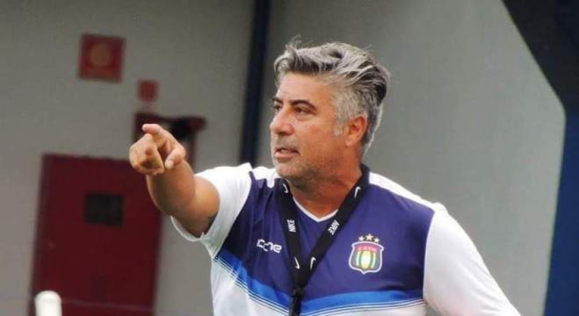 SEM CLUBE - Após ser campeão da Série A2 do Campeonato Paulista sobre o São Bento e garantir o São Caetano na divisão de elite do futebol paulista, o técnico Alexandre Gallo comunicou sua saída do Azulão. Com isso, ele está livre no mercado.