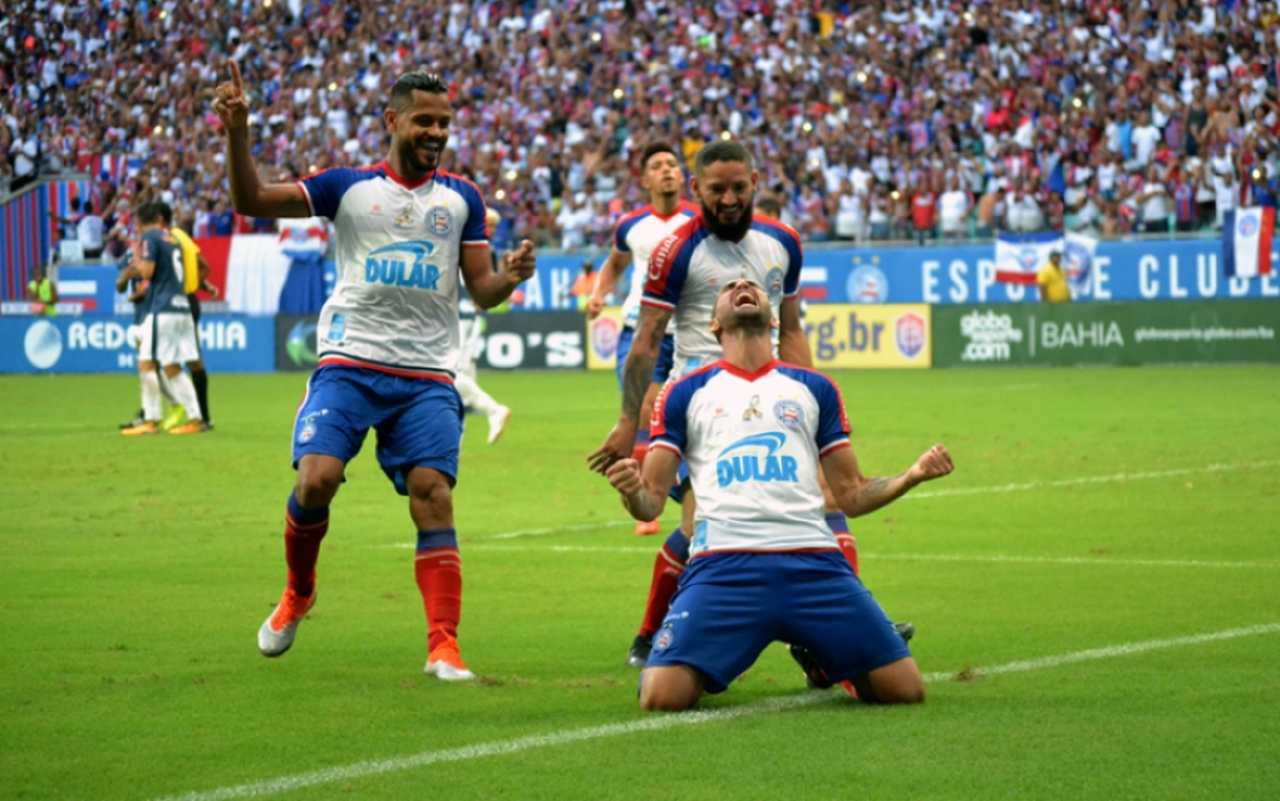 A última vez que o Bahia liderou o Campeonato Brasileiro foi em 2017, na 1ª rodada da comeptição. O Tricolor de Aço terminou o campeonato daquele ano em 12º lugar.