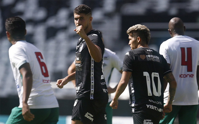 No retorno ao Campeonato Carioca, o Botafogo não sentiu muito a falta de ritmo e atropelou a Cabofriense por 6 a 2, no Nilton Santos, pela 4ª rodada da Taça Rio. Pedro Raul marcou duas vezes e Cícero, Bruno Nazário, Luis Henrique e Caio Alexandre completaram o placar. Emerson Carioca e Diego Sales descontaram para os visitantes. Confira as notas do LANCE! (Por Rodrigo Souza - rodrigosouza@lancenet.com.br)