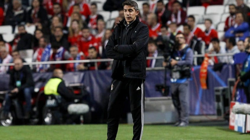 FECHADO - Nesta terça-feira, Bruno Lage foi ao CT do Benfica para despedir-se do elenco e dos funcionários do clube. O treinador pediu demissão logo após a derrota do Benfica para o Marítimo, por 2 a 0, fora de casa, no Funchal.