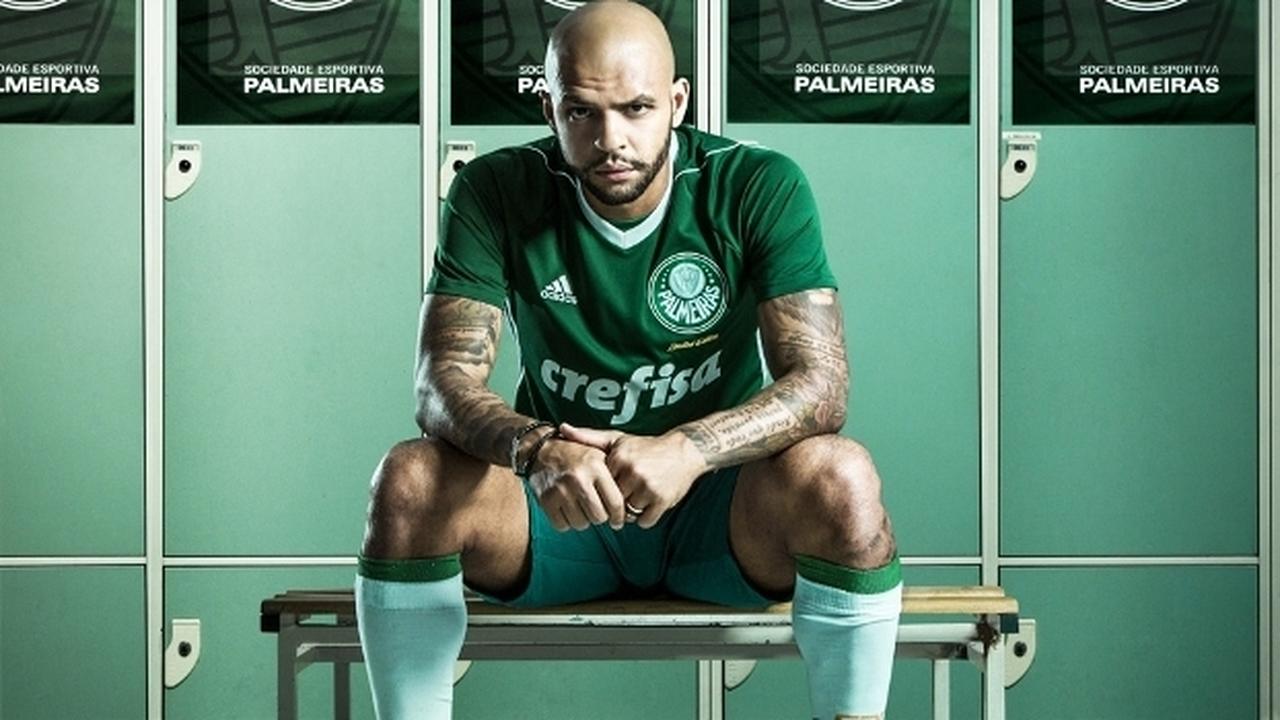 Não saiu exatamente das mãos do torcedor, mas o Palmeiras ouviu os gritos das arquibancadas para criar a camisa "Obsessão Verde", em 2017. O manto, de edição limitada, foi feito para celebrar a paixão do torcedor palmeirense e a música de arquibancada que ressalta a "obsessão" pela Libertadores.