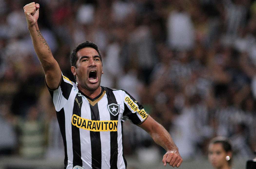 Botafogo 2 x 0 San Lorenzo (Libertadores 2014): Na primeira partida da fase eliminatória da Libertadores de 2014, o Botafogo teve uma noite inspirada no Maracanã e venceu o San Lorenzo (ARG), por 2 a 0.  Tanque Ferreyra e Wallyson fizeram os gols da vitória com direito a gritos de 'Olé'