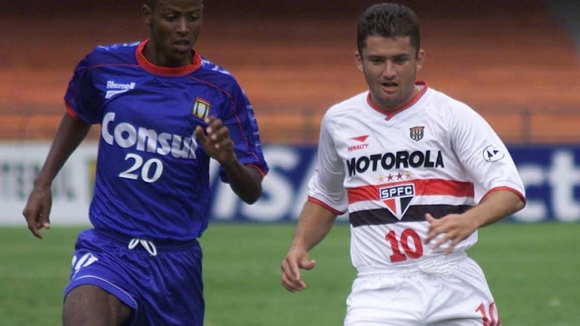 12) Carlos Miguel - representou o São Paulo em 5 jogos da Seleção Brasileira neste século, todos no ano de 2001.