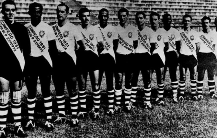 O primeiro jogo no Maracanã: Flamengo 0 x 0 Corinthians - 30 de janeiro de 1951 - Torneio Início do Rio-São Paulo. Corinthians se classificou para a fase seguinte por ter conquistado mais escanteios do que os cariocas.