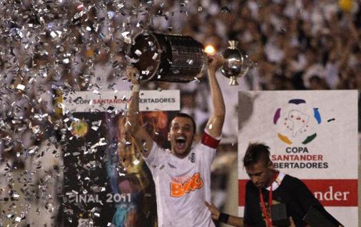 23º lugar - Santos (BRA): 8 títulos - 2 Mundiais de Clubes, 1 Recopa dos Campeões Intercontinentais, 3 Libertadores da América, 1 Copa Conmebol e 1 Recopa Sul-Americana