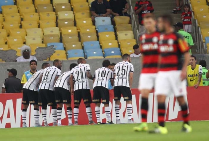 Primeira vitória no Novo Maracanã: Flamengo 0 x 3 Corinthians - 12 de julho de 2015 - Campeonato Brasileiro. Uma das vitórias mais emblemáticas do título brasileiro de 2015, o Timão atropelou o Fla com gols de Uendel, Elias e Jadson, e venceu pela primeira vez no estádio após a reforma para a Copa do Mundo de 2014.