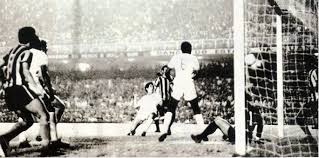 3- Fluminense 1x0 Botafogo - Campeonato Carioca - 27/06/1971  - 142.339  pagantes e mais de 160.000 presentes.