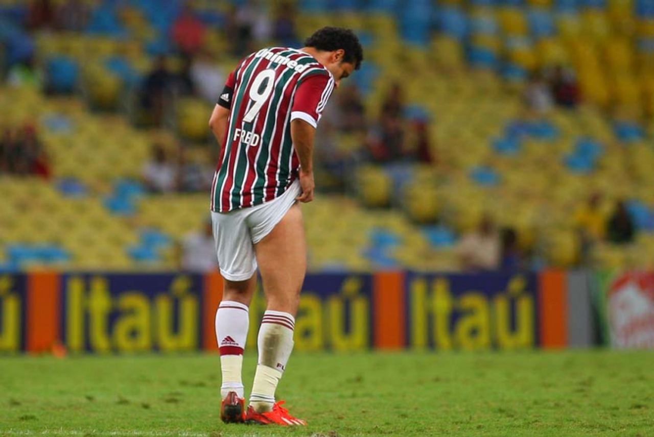 Já em 2013, o artilheiro sofreu uma grave lesão na coxa direita em 31 de agosto. Não jogou mais naquele ano. Assistiu da arquibancada o rebaixamento do Fluminense no campo - queda que não se confirmou no tribunal.