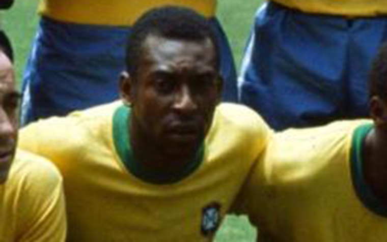 Pelé - Copa de 1970 (México): em seu último Mundial, Pelé encantou o mundo e conquistou o Tri ao lado de Tostão, Jairzinho, Gerson, Rivellino e outros craques. Até então, essa havia sido a primeira seleção da história a vencer todos os jogos disputados em uma Copa.