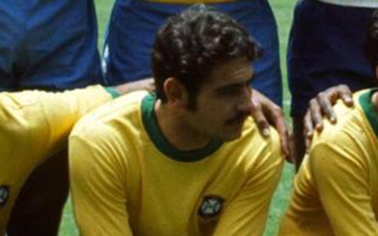 Tricampeão mundial, RIVELLINO balançou as redes 26 vezes pela Seleção Brasileira. Ele ainda disputou as Copas de 1974 e 1978.