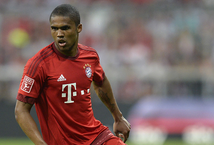 Nesta semana, com a disputa de mais uma rodada da Liga dos Campeões, o meia do Bayern de Munique, Douglas Costa, chegou ao número de 72 partidas já realizadas na competição. Com isso, o jogador entrou no top 10 dos brasileiros que mais atuaram no torneio. Confira a lista completa! (Por Redação do LANCE!)