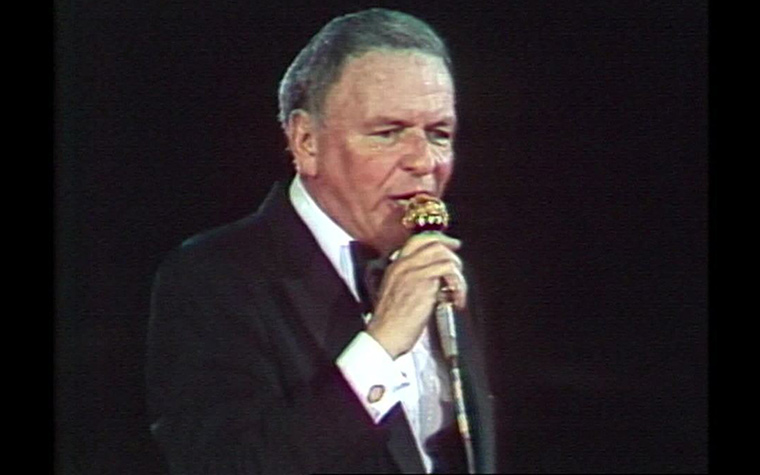 Frank Sinatra juntou 175 mil pessoas no Maraca.