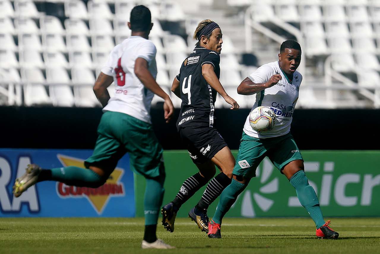 CABOFRIENSE: Sobe: o time do treinador Luciano Quadros soube explorar as laterais do Botafogo e ameaçou no começo do segundo tempo ao diminuir o placar duas vezes com gols de Emerson Carioca e Diego Sales. Desce: faltou organização. Apesar do susto no início da etapa final, o Alvinegro controlou a partida e não teve muitas dificuldades para golear. 