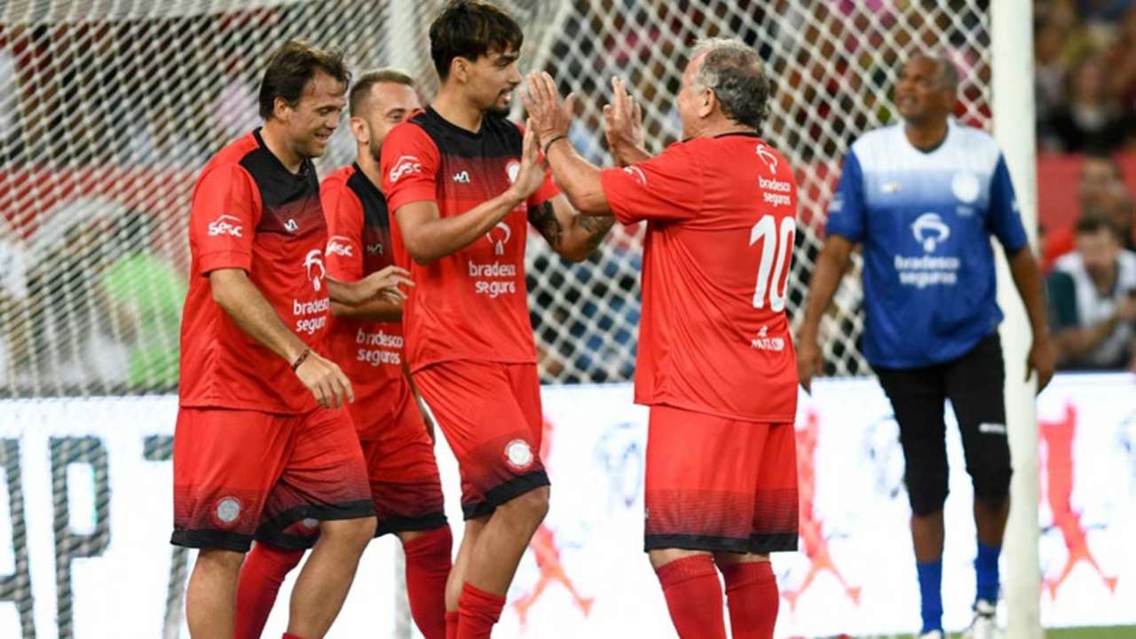 O Maraca também tem um evento tradicional para a torcida carioca. Promovido por Zico (maior artilheiro da história do estádio) ao fim de cada ano, o "Jogo das Estrelas" reúne jogadores e ex-jogadores do Brasil e do mundo em uma partida beneficente. A renda da partida é destinada a instituições.