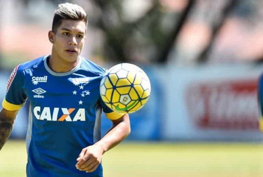 ESQUENTOU - Jogador extremamente identificado com o Cruzeiro, Lucas Romero pode voltar ao clube celeste. A informação do interesse foi inicialmente divulgada pelo jornalista Facundo Jauregui, que diz que a permanência do jogador no Independiente, da Argentina, é bastante complicada.