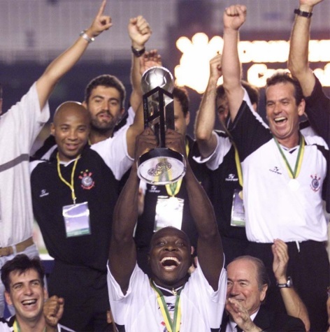Mundial de Clubes de 2000: Corinthians 0 (4) x (3) 0 Vasco - 14 de janeiro de 2000 - Final do Mundial de Clubes. A decisão foi também o único título corintiano conquistado no Maracanã. Os cerca de 25 mil alvinegros que estavam nas arquibancadas do estádio puderam ver a primeira conquista mundial do clube.