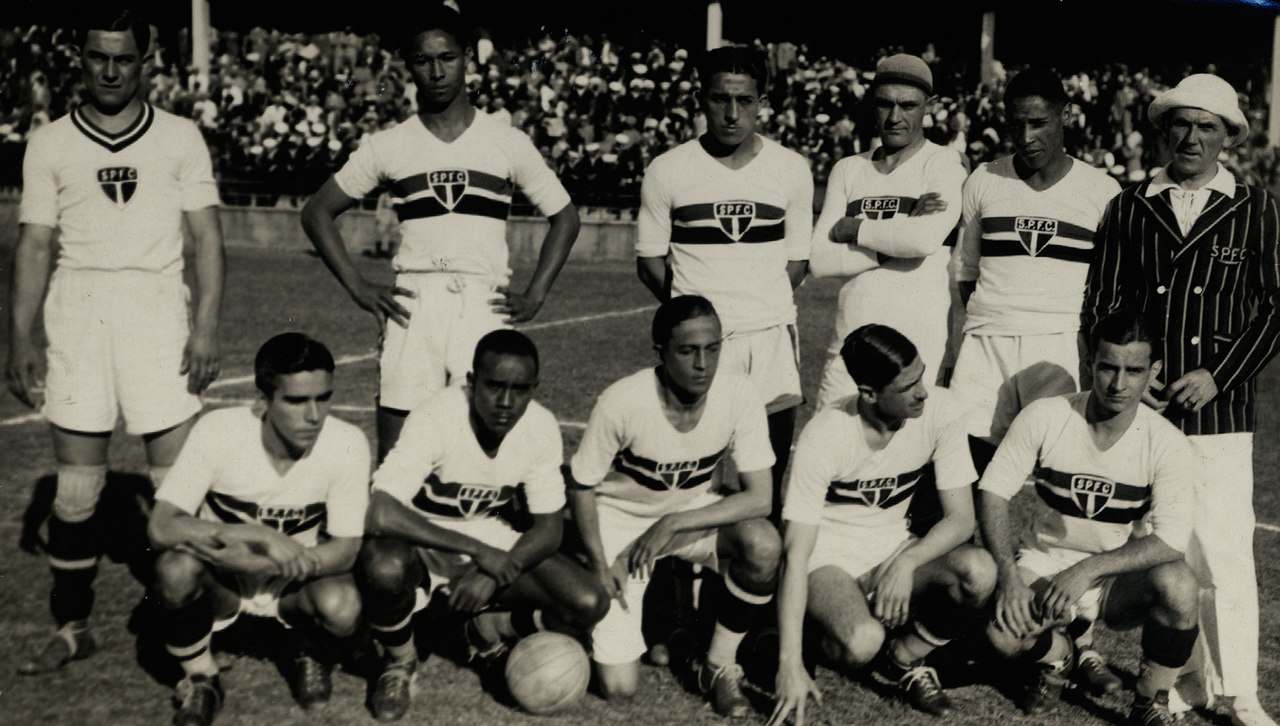 Maior goleada da história do São Paulo, o 12 a 1 foi alcançado em dois momentos. Em 1933 (na foto), o Tricolor paulista despachou o Sírio. Já no ano de 1945, a equipe derrotou o Jabaquara pelo mesmo placar.