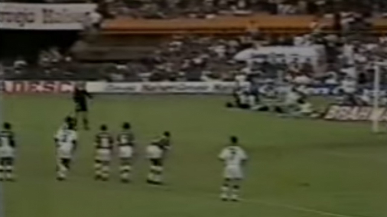 Vasco 2 x 0 Fluminense - 15/5/1994 - O tão festejado tricampeonato carioca seguido foi conquistado naquele dia. Um título com homenagem a Dener, com crias de São Januário e veteranos formando um entrosamento perfeito.