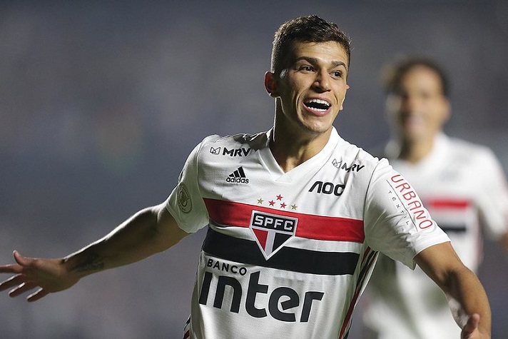 Vitor Bueno - O meia de 27 anos tem vínculo com o São Paulo até 31/12/2023