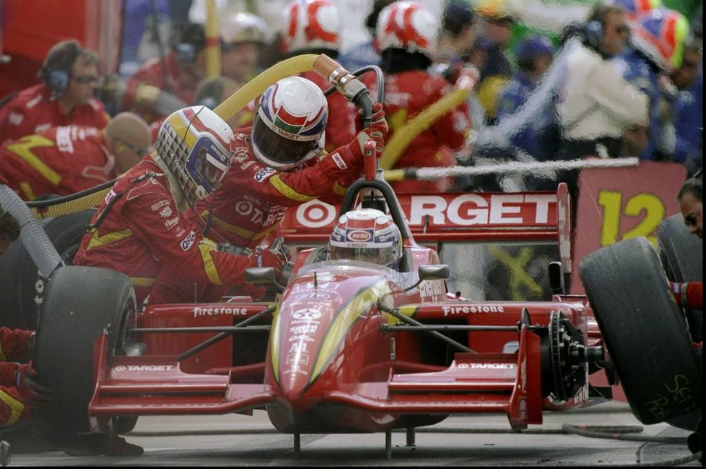 Zanardi para nos boxes durante o GP de Detroit de 1998. O italiano venceu a corrida 