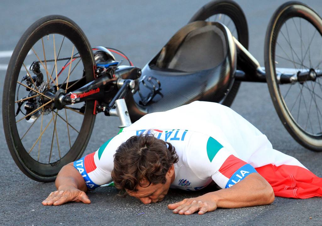 Alessandro Zanardi é um herói não só na Itália, mas no mundo todo. Bicampeão da Indy e bicampeão paralímpico, o italiano é sinônimo de perseverança e luta. Internado depois de um acidente em uma estrada em seu país, a carreira e a vida se mesclam e valem ouro